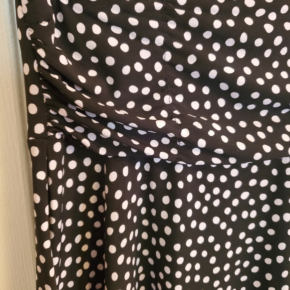 Polka Dotted Fit And FLARE DRESS. SIZE 6P - Picture 7 of 8